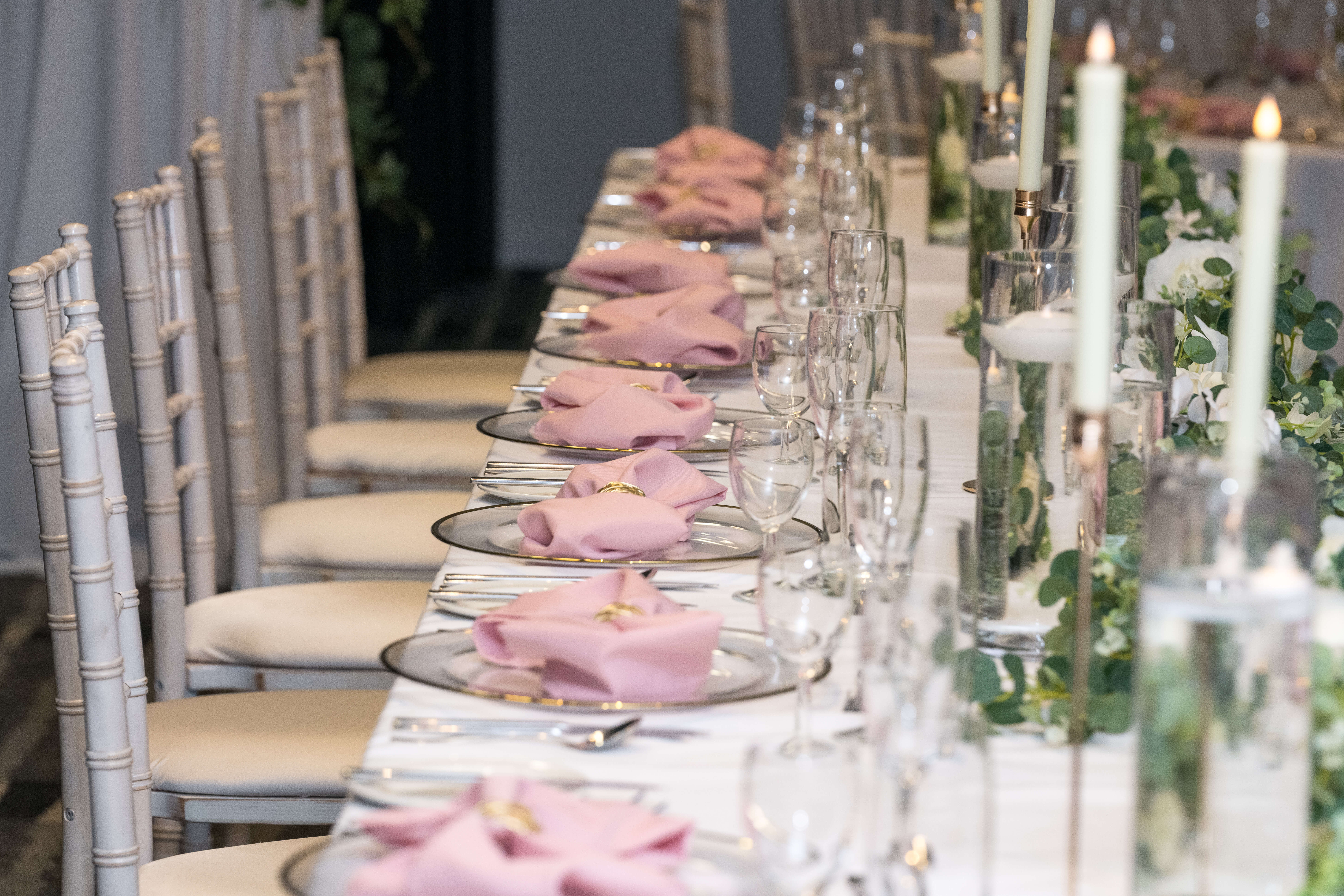 Wedding Table Arrangements With Flowers and Candles