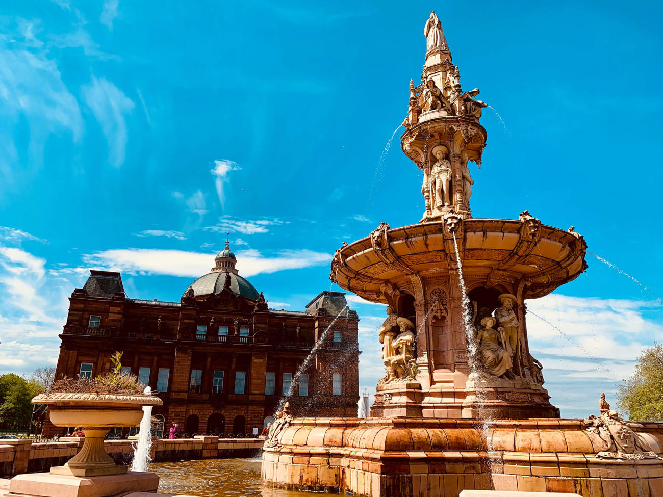 People's Palace in Glasgow on sunny day