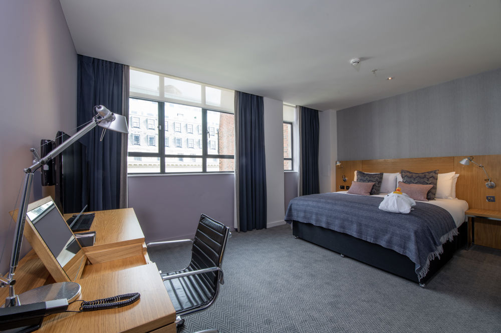Superior Room at Apex City of London Hotel Superior Room at Apex City of London Hotel